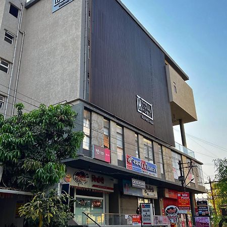 The Living Hub Business Hotel, كولهابور المظهر الخارجي الصورة